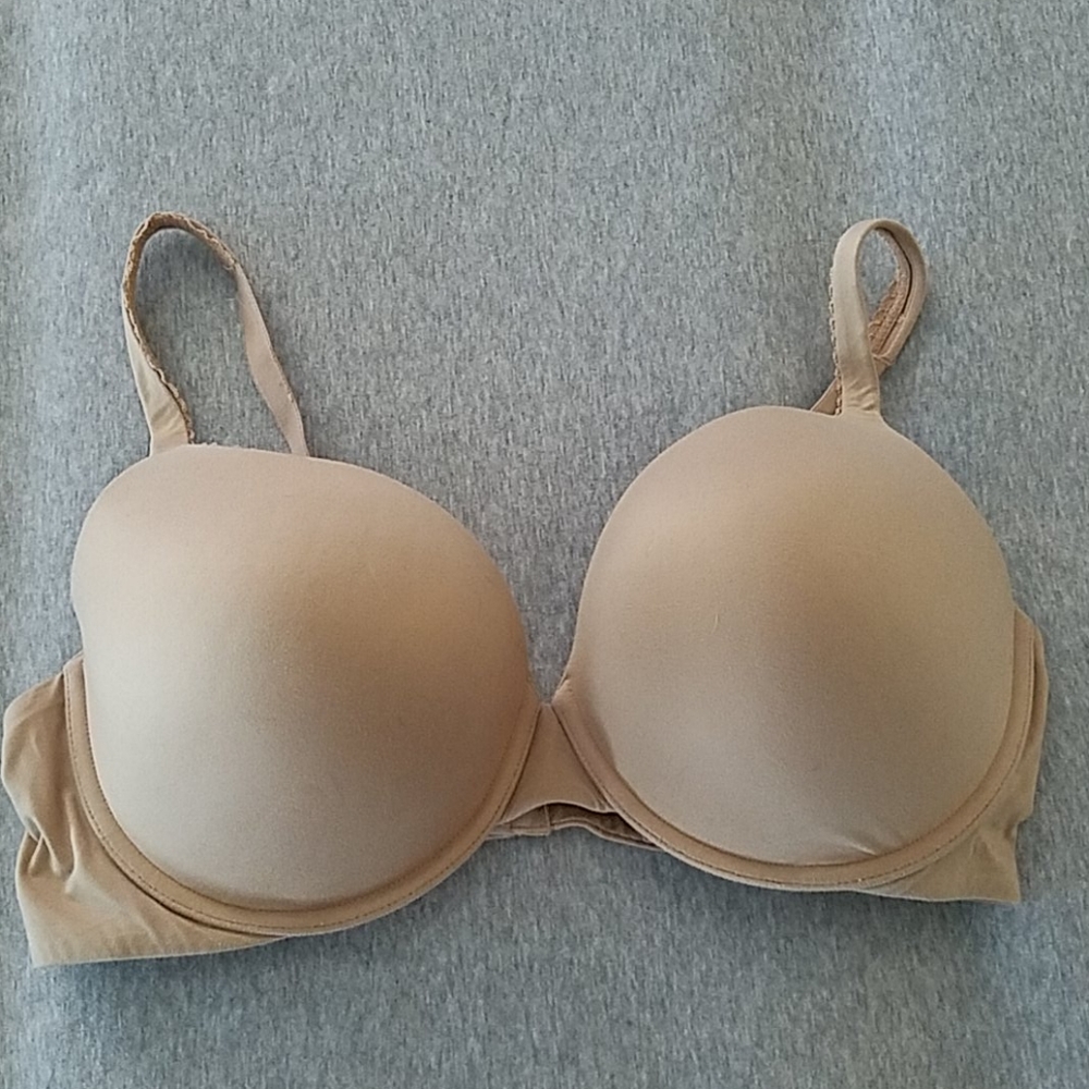Victoria's Secret bra 40D beige